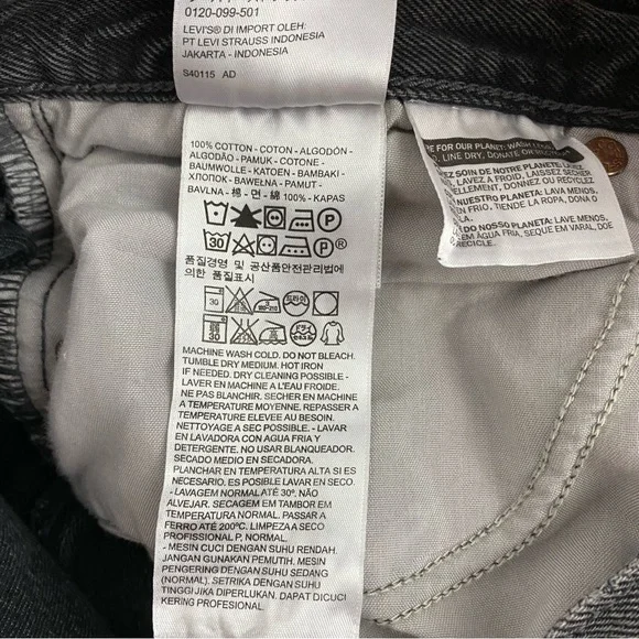 Levi’s Cut Off Denim Shorts Black size 30 - Picture 6 of 7